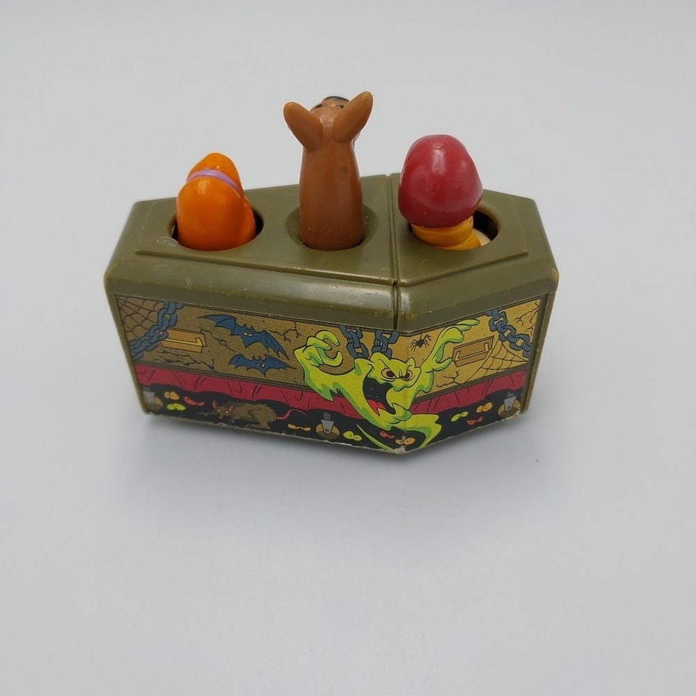 Vintage 1996 Burger King Pull Back Scooby Doo Velma Daphne Coffin ‎ Working - Picture 2 of 3